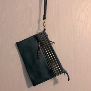 Wristlet clutch
